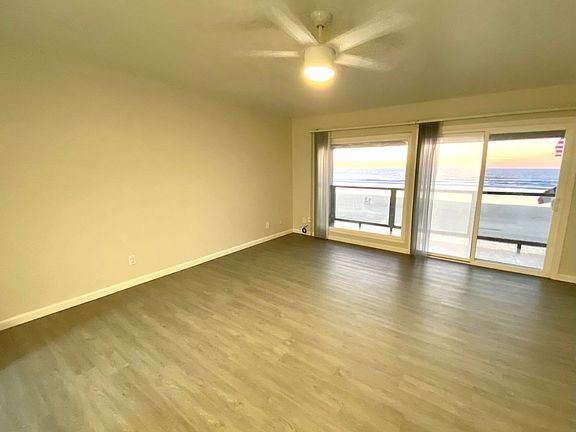 5th image of 642 Ocean Ln #18