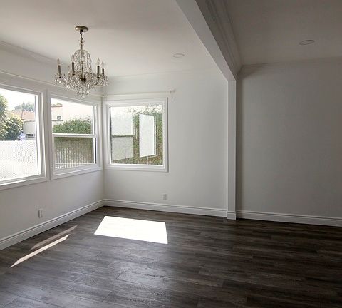 4th image of 928 S Holt Ave