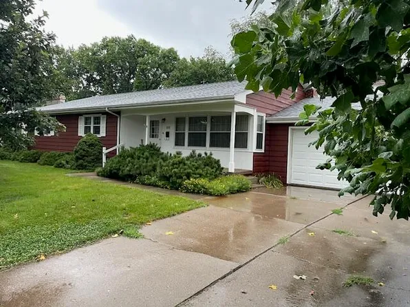 1619 Devitt Ave, Muscatine, IA 52761