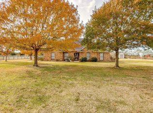 8090 Floyd Hampton Rd, Crowley, TX 76036