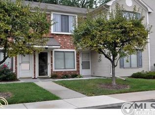 30675 Hidden Pines Ln, Roseville, MI