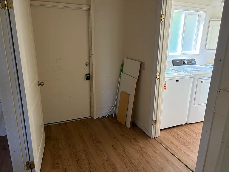 351 19th St SE — Photo 11