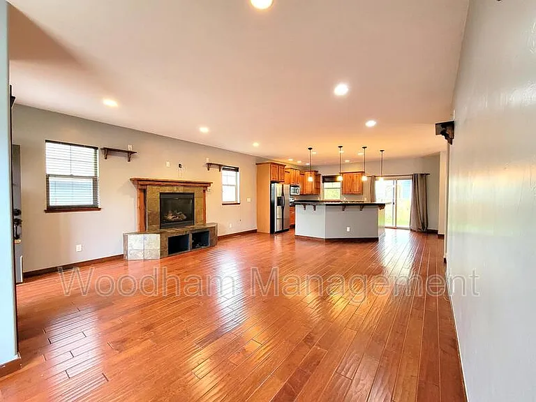1624 Gale Ct — Photo 5