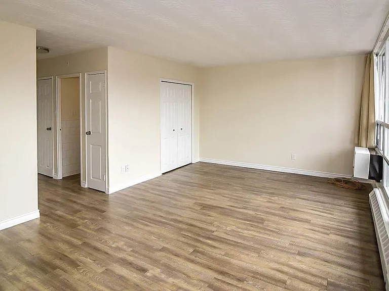315 King William St — Photo 6