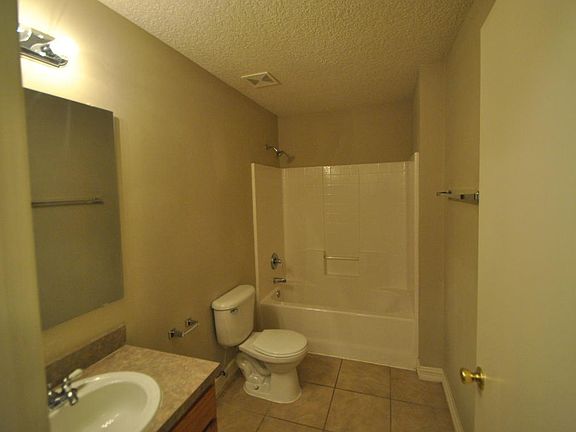 5th image of 1055 W Collinswood Dr