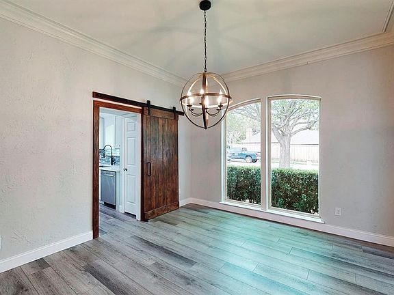 4th image of 1721 Eden Valley Ln