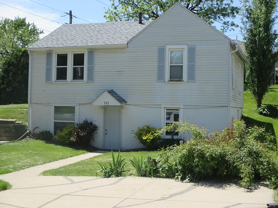 Front entry to lower unit