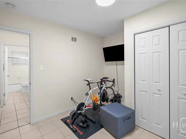 527 Red Oak Dr — Photo 21