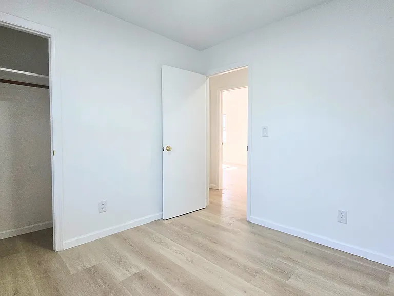 6 Brokaw Ave — Photo 7