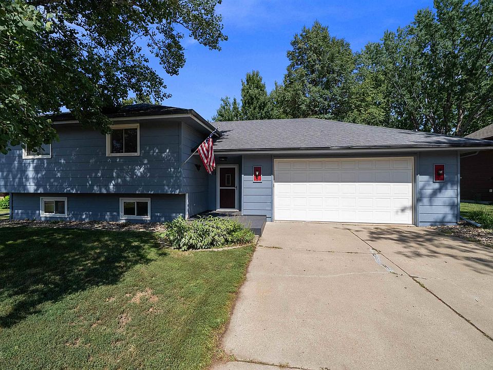 1st image of 412 N Needles Dr