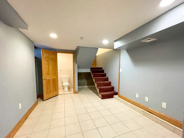 241 W 3rd St #2F — Photo 10