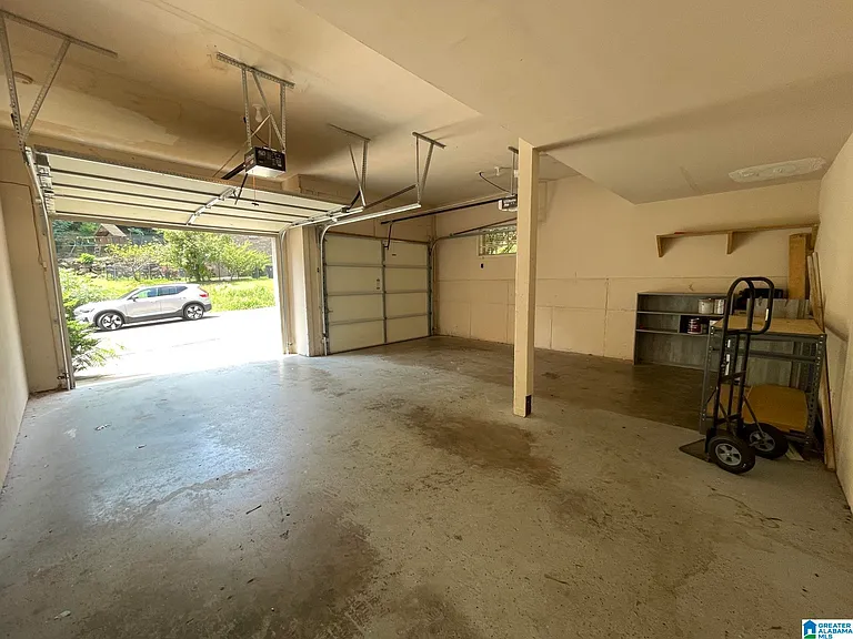 208 Castlehill Dr — Photo 19