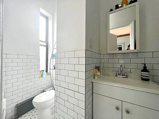 Rented by Nolita Group | media 10