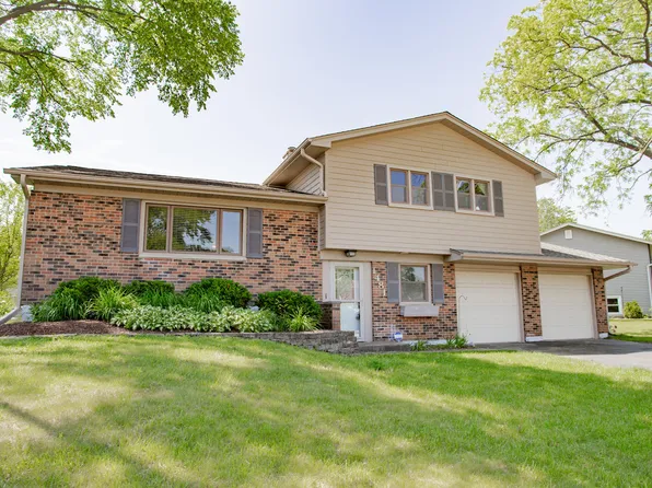 1481 Chaffee Ct, Elk Grove Village, IL 60007