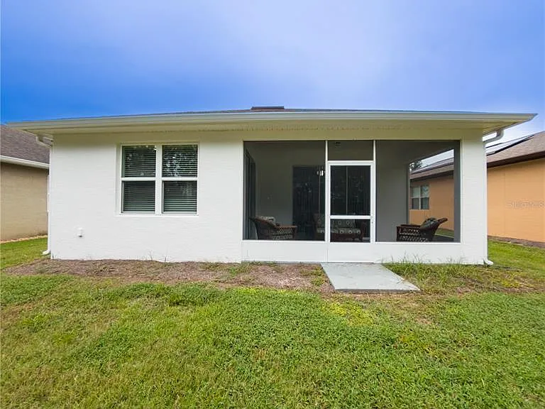 9117 SW 70th Loop — Photo 4