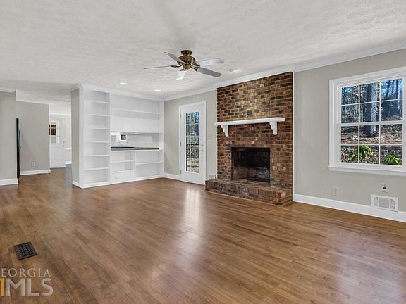 5th image of 1086 Lanford Dr