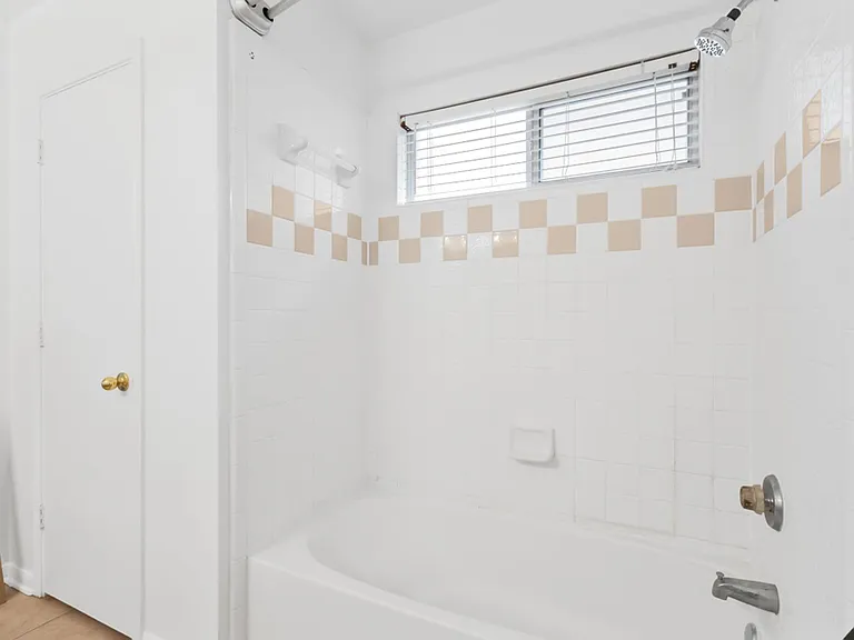 210 Laceleaf Ln — Photo 15
