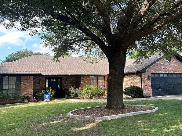 1003 Prairie Wind Blvd, Stephenville, TX 76401