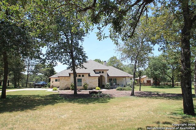 1st image of 415 Rosewood Dr
