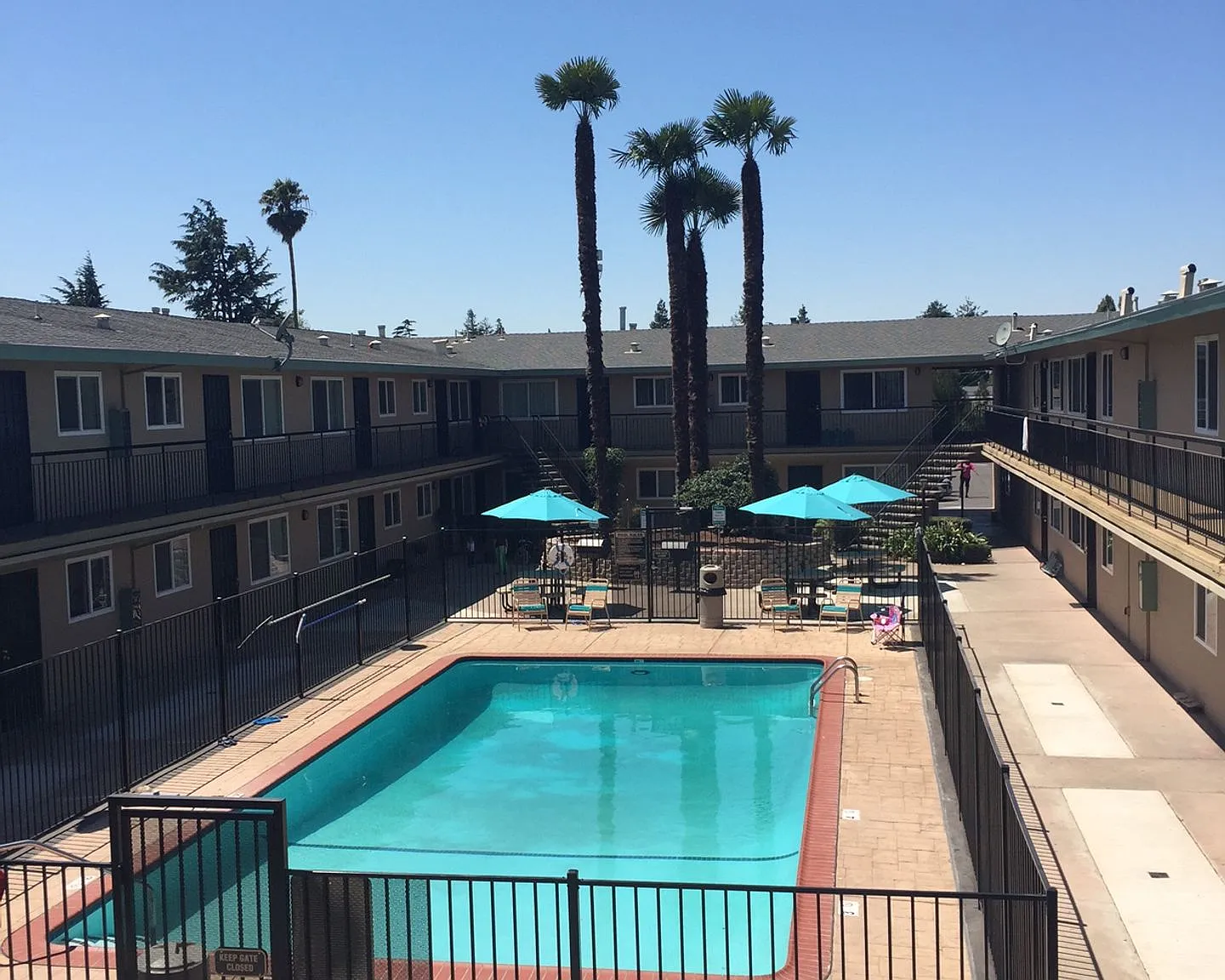 Bel- Air Apartments — Photo 1