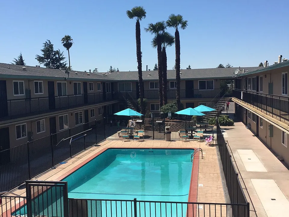 Bel- Air Apartments