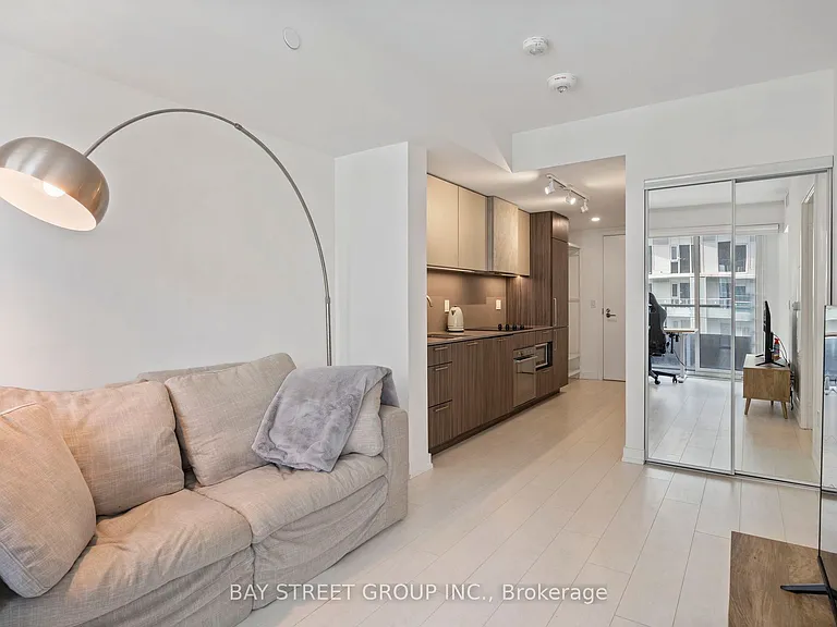 19 Western Battery Rd #3301 — Photo 16