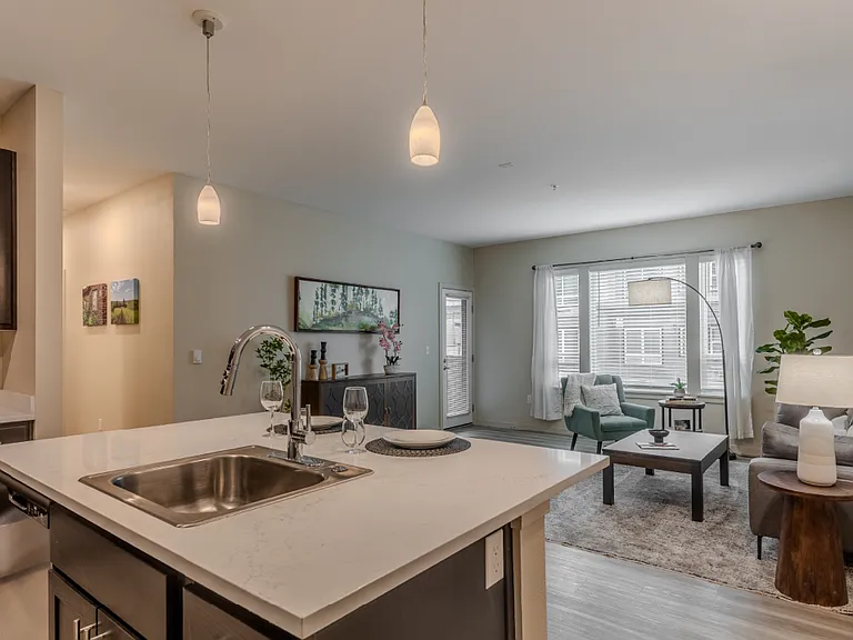 Fox Ridge Apartments — Photo 10