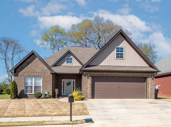 208 Rolling Brook Dr, Rogersville, AL 35652