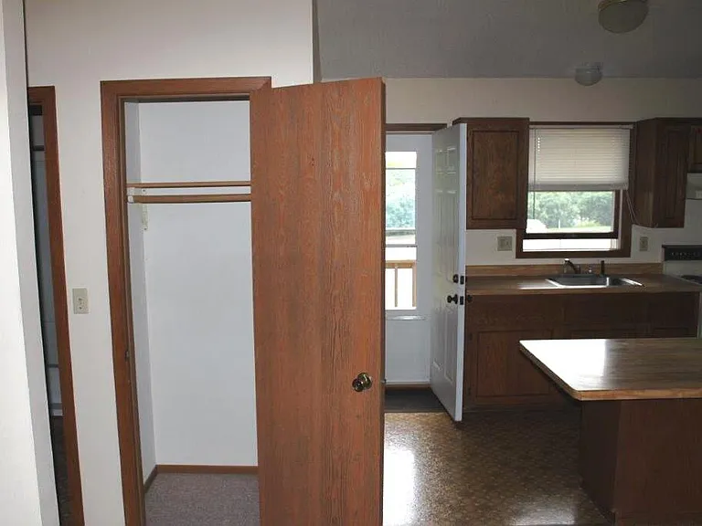 1624-1634 Greeley St S #1624 — Photo 8