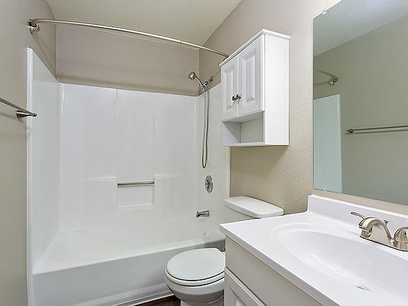 3rd image of 525 28th St #Uabnzmet2
