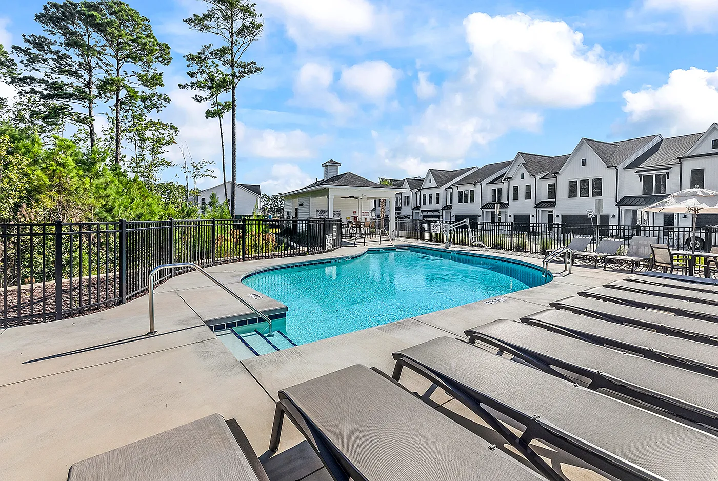 4 bed, 3.5 bath, 2074 sqft, $2,795 — Photo 4