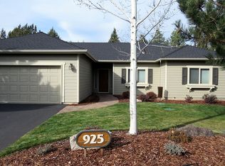 925 Nutcracker Dr, Redmond, OR 97756