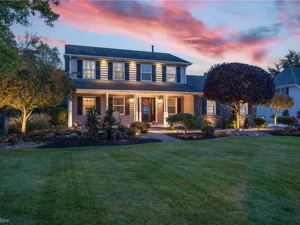 1286 Red Bush Ln, Macedonia, OH 44056
