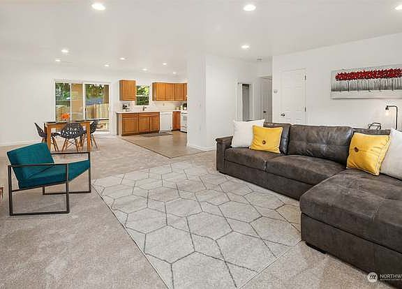 2nd image of 931 210th Ave NE #2
