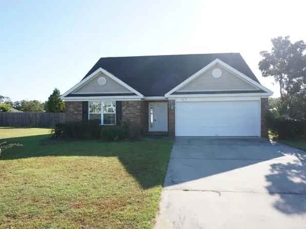 109 Auburn Cir, Glennville, GA 30427