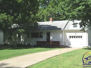 2011 SW Oakley Ave, Topeka, KS 66604