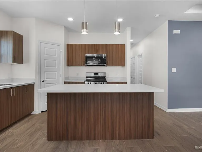 608 N Onyx Ave #2 — Photo 6