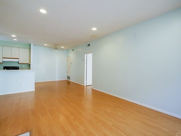5th image of 10551 Lakeside Dr S #141