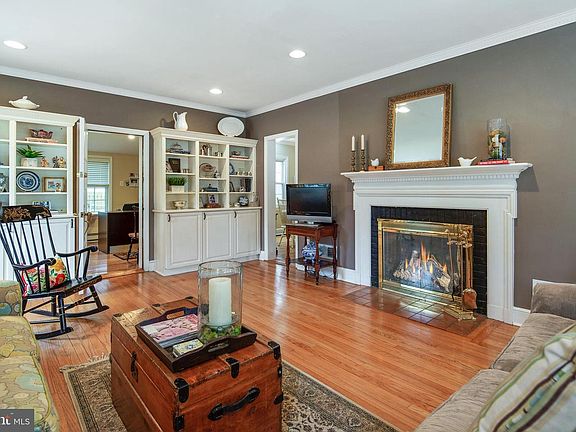 5th image of 2009 Beechwood Dr