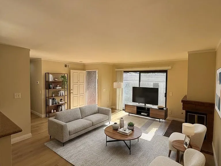 2394 Royal Ave #30 — Photo 8