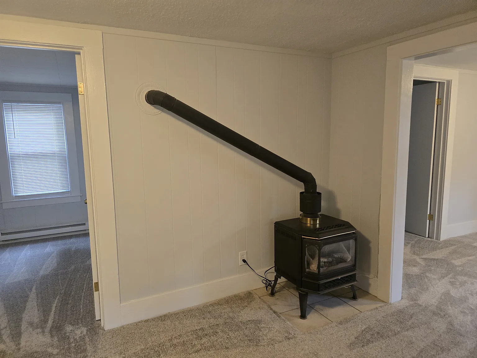 2 bed, 650 sqft, $1,350 — Photo 3
