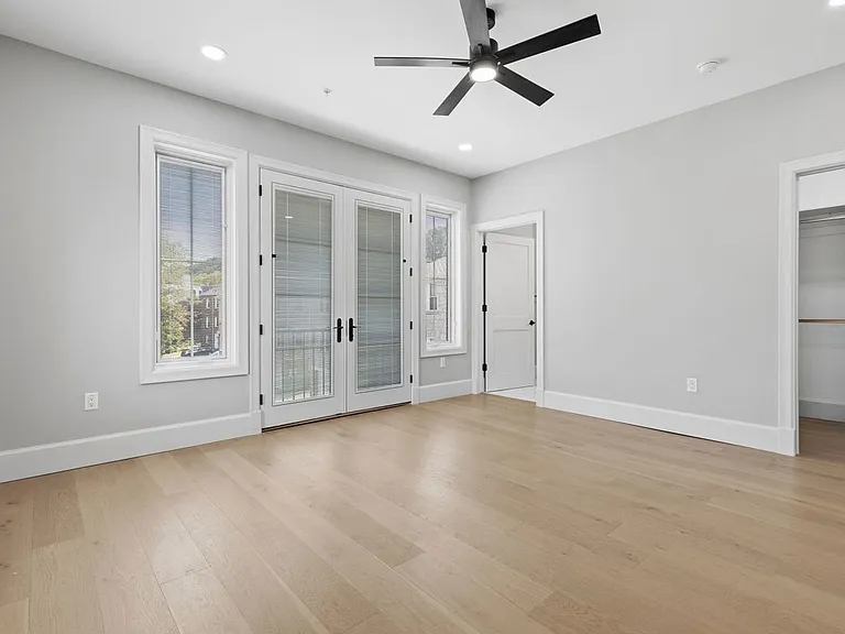 5135 5th Ave #E — Photo 26