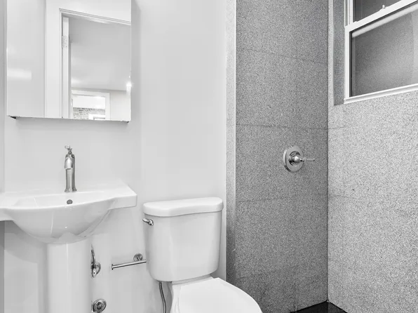 321 West 11th Street image 6 of 12