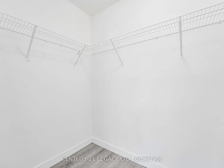 131 Blue Forest Cres — Photo 36