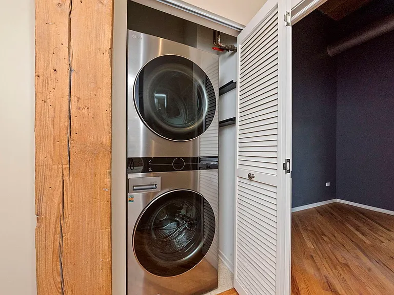 1040 W Adams St #610 — Photo 13
