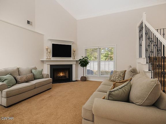 2nd image of 49 Plainsbrook Pl