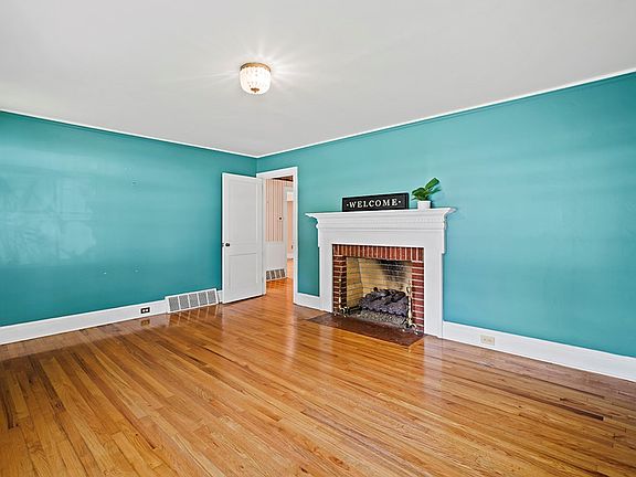 4th image of 212 Elizabeth Ave