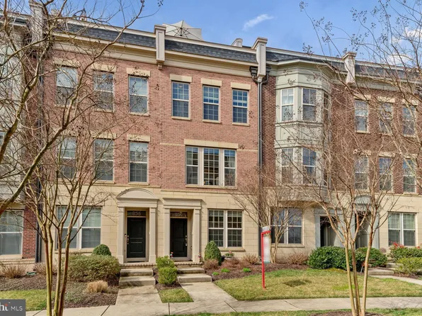 854 Regents Sq #342, Oxon Hill, MD 20745