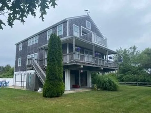 12 Dupont Dr, Mattapoisett, MA 02739