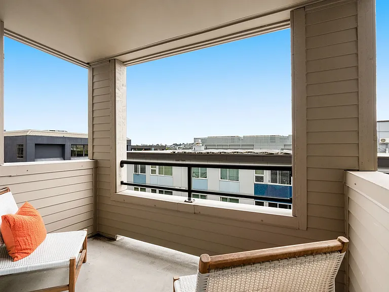 1504 Aurora Ave N #210 — Photo 14